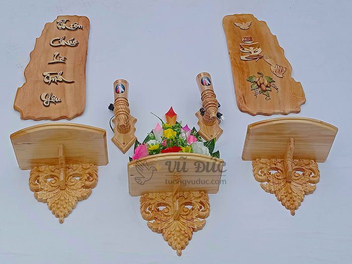 Điểm Mặt Các Mẫu Kệ Bàn Thờ Công Giáo Đẹp Nhất Hiện Nay 15 3 bo ke roi 3 dang tuong tu nhau dep mat 1